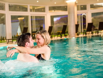 Wellnessurlaub - Pools: Infinity Pool - Landhaus Sponsel-Regus