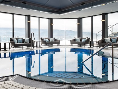 Wellnessurlaub - Pools: Infinity Pool - Massage-Sprudel-Becken - Hotel Sonnenhof