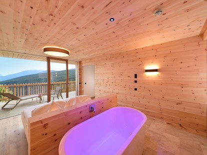 Wellnessurlaub - Pools: Infinity Pool - Tratterhof Mountain Sky® Hotel