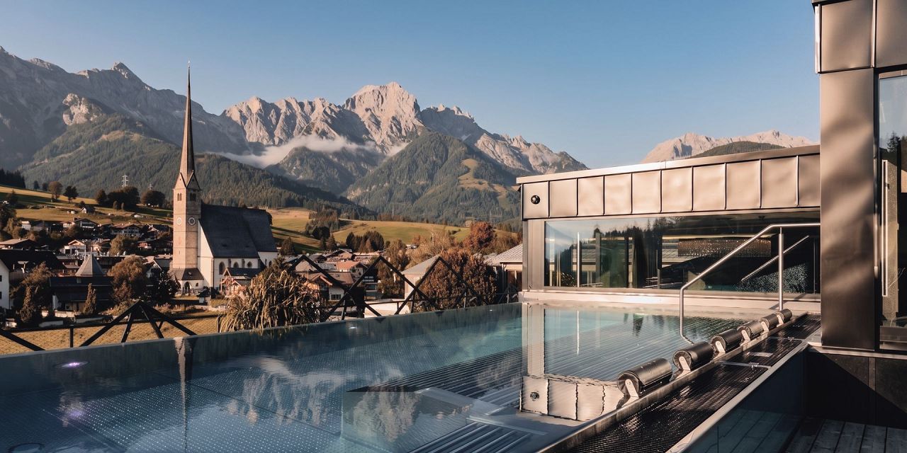 Hotel des Monats Oktober: die HOCHKÖNIGIN - Mountain Resort in Maria Alm - wellness-hotel.info