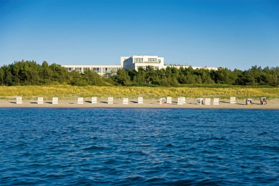 Das Strandhotel Fischland liegt direkt am Meer