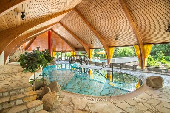 Wellnessbereich mit Innenpool im Stryckhaus in Willingen im Sauerland
