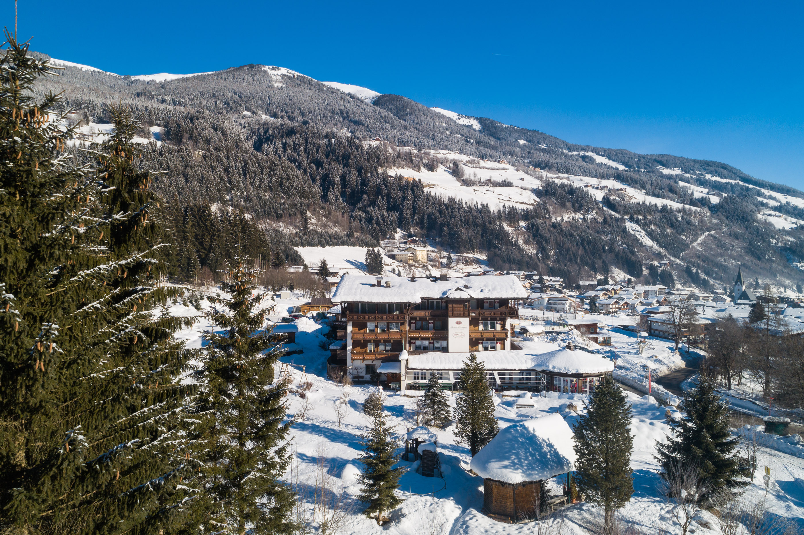 Sonnenskilauf - Hotel Hubertus