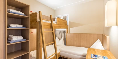 Wellnessurlaub - zustellbare Kinderbetten - Siget in der Wart / Örisziget - All in Red Hotel