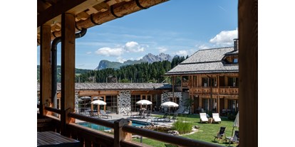 Wellnessurlaub - Pools: Außenpool beheizt - La Villa in Badia - Tirler Dolomites Living Hotel 