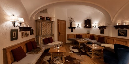 Wellnessurlaub - Umgebungsschwerpunkt: See - Kössen Kranzach - Bar mit Lounge - Landgasthof Karner