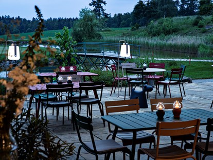 Wellnessurlaub - Shiatsu Massage - Niederösterreich - Terrasse des Restaurant ©Inge Prader - Golfresort Haugschlag