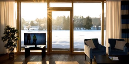 Wellnessurlaub - Klassifizierung: 4 Sterne S - Waldviertel - Blick aus der Fairway-Suite Winter ©Christian Freitag - Golfresort Haugschlag