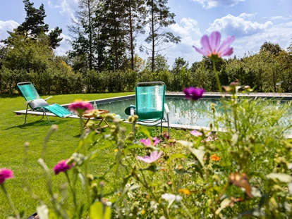 Wellnessurlaub - Pools: Außenpool nicht beheizt - Niederösterreich - Outdoor Natur Pool ©Inge Prader - Golfresort Haugschlag