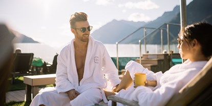 Wellnessurlaub - Rücken-Nacken-Massage - Algund - Meran - Entspannende Momente zu Zweit im Wellnessurlaub genießen.... - Hotel Hohenwart