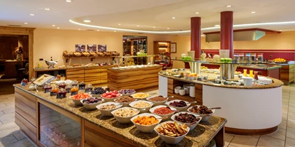 Wellnessurlaub - Außensauna - St. Walburg - Reichhaltiges Frühstücksbuffet - für einen guten Start in den Tag - Hotel Hohenwart