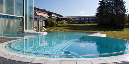 Wellnessurlaub - Preisniveau: günstig - Bad Wildbad im Schwarzwald - Außenpool - Hotel Schwarzwald Freudenstadt