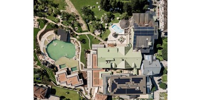 Wellnessurlaub - Pools: Schwimmteich - Bad Häring - Neuhaus Zillertal Resort - Neuhaus Zillertal Resort