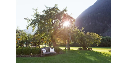 Wellnessurlaub - Ganzkörpermassage - Brixen im Thale - Romantikgarten - Neuhaus Zillertal Resort