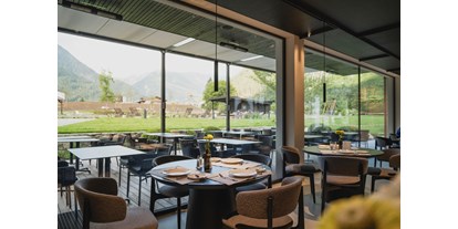 Wellnessurlaub - Umgebungsschwerpunkt: Fluss - Bad Häring - Restaurantbereich für Hotelgäste - Neuhaus Zillertal Resort