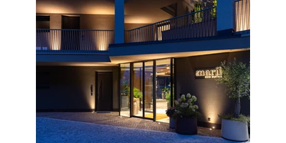 Wellnessurlaub - Hotelbar - Gargazon bei Meran - Nachtansicht  - Eco Suites Amaril