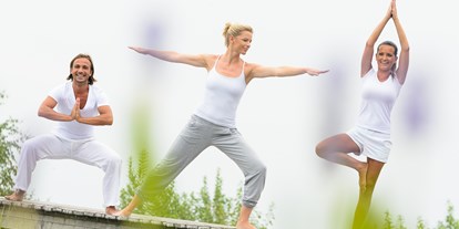 Wellnessurlaub - Fußreflexzonenmassage - Schwaben - Yoga am Badeteich - AVIVA make friends