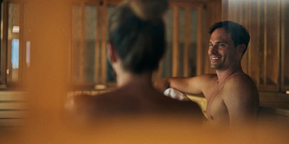 Wellnessurlaub - Rücken-Nacken-Massage - Thyrnau - Saunalandschaft - Hotel Guglwald