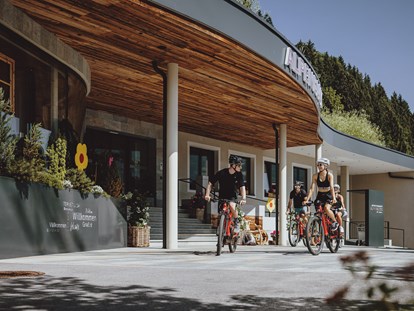 Wellnessurlaub - Hotel-Schwerpunkt: Wellness & Familie - Kaprun Fürth - Sportresort Alpenblick E-Bike Tour - Sportresort Alpenblick