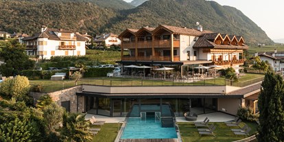 Wellnessurlaub - Pools: Außenpool nicht beheizt - Dorf Tirol - Wellnesshotel Torgglhof in Kaltern 4S - Hotel Torgglhof