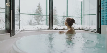 Wellnessurlaub - Maniküre/Pediküre - Abwerzg - ... nach einem tollen Skitag in unserem Wellness-Bereich relaxen - Hotel Berghof | St. Johann in Salzburg