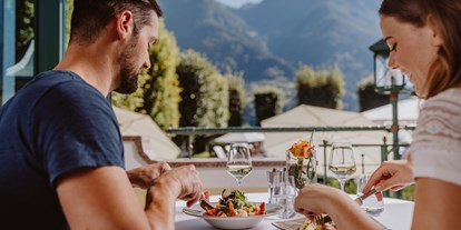 Wellnessurlaub - Rücken-Nacken-Massage - Ramsau am Dachstein - Kulinarische Köstlichkeiten von morgens bis abends - Verwöhnhotel Berghof