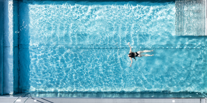 Wellnessurlaub - Pools: Infinity Pool - Bürserberg - Damülser Hof