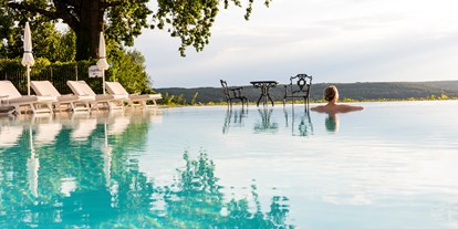 Wellnessurlaub - TCM - Traditionelle Chinesische Medizin - Infinity Pool - Hotel & Spa Der Steirerhof Bad Waltersdorf