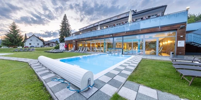 Wellnessurlaub - Pools: Außenpool beheizt - Strobl - Hotel Grimmingblick