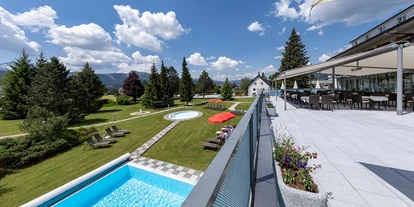 Wellnessurlaub - Pools: Außenpool beheizt - Kreutern (Bad Ischl) - Pool - Hotel Grimmingblick