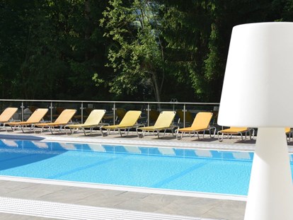 Wellnessurlaub - Pools: Außenpool beheizt - Altaussee - Schwimmbecken im Freien - Hartweger's Hotel in Weißenbach bei Schladming