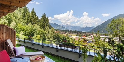Wellnessurlaub - Pools: Infinity Pool - PLZ 6213 (Österreich) - Ausblick vom Hotel  - Das Kaltenbach
