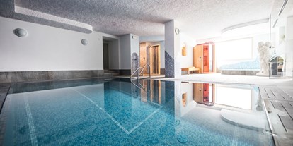 Wellnessurlaub - Day SPA - Südtirol  - Hallenbad mit Gegenstrom-Anlage  - Hotel Burgaunerhof
