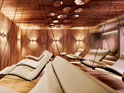 Wellnessurlaub - Lymphdrainagen Massage - Mühlen in Taufers - Entspannung Pur im Natur Alpin SPA auf 2.500 qm - ZillergrundRock Luxury Mountain Resort
