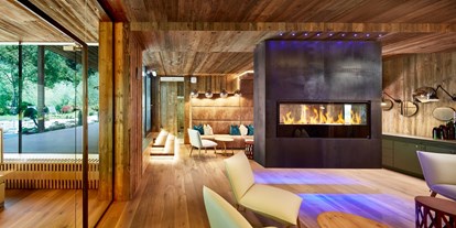 Wellnessurlaub - Hot Stone - Wellnessgenuss im Natur Alpin SPA  - ZillergrundRock Luxury Mountain Resort