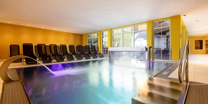 Wellnessurlaub - Pools: Infinity Pool - Greiling (Landkreis Bad Tölz-Wolfratshausen) - Family Therme - Galtenberg Resort 4*S