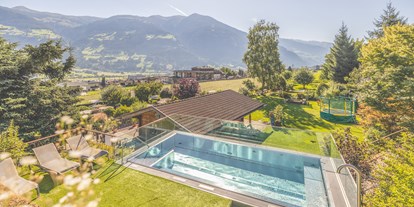 Wellnessurlaub - Pools: Infinity Pool - Fügen - Solebecken - Gardenhotel Crystal