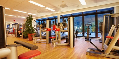 Wellnessurlaub - Wirbelsäulenmassage - Achenkirch - 160m² lichtdurchflutendes Fitness-Studio - Genießer-Hotel Theresa