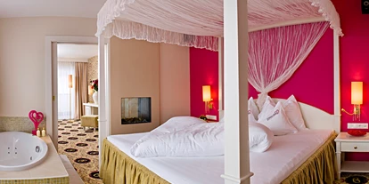 Wellnessurlaub - Bettgrößen: King Size Bett - Plangeross - Honeymoon-Suite mit Whirlpool - Romantik & Spa Alpen-Herz