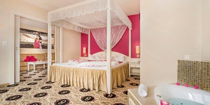 Wellnessurlaub - Bettgrößen: King Size Bett - Fiss Fiss - Honeymoon-Suite mit Whirlpool - Romantik & Spa Alpen-Herz