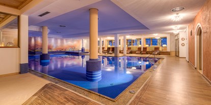 Wellnessurlaub - Pools: Innenpool - Hofern/Kiens Hofern - Hotel Alpenhof 