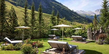 Wellnessurlaub - Finnische Sauna - Seefeld in Tirol - Der Alpengarten im Sommer - Hotel Alpenhof 