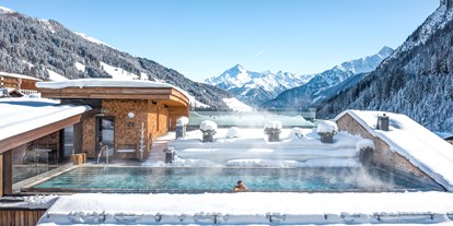 Wellnessurlaub - Umgebungsschwerpunkt: Berg - PLZ 9963 (Österreich) - Sunset Relax Pool am Dach  - Hotel Alpin Spa Tuxerhof