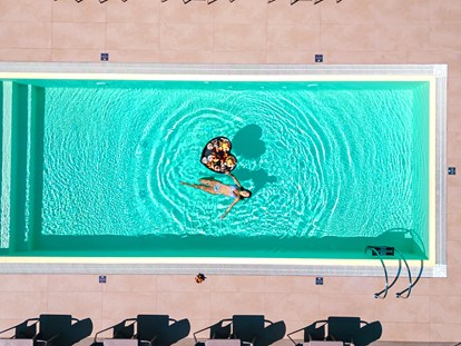 Wellnessurlaub - Pools: Außenpool beheizt - Bellaria - You & Me Beach Hotel