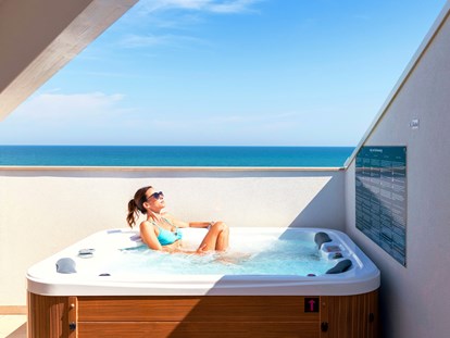 Wellnessurlaub - Preisniveau: günstig - Rimini - You & Me Beach Hotel