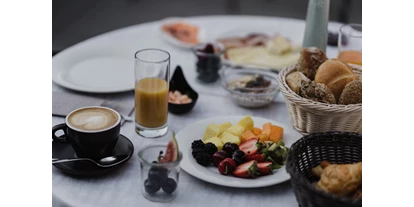 Wellnessurlaub - Bettgrößen: King Size Bett - Gargazon bei Meran - ausgewogenes Frühstück mit á la Carte Gerichten - Hotel das stachelburg