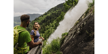 Wellnessurlaub - Klassifizierung: 4 Sterne - Mühlbach (Trentino-Südtirol) - Wandern zum Partschinser Wasserfall, direkt vom Hotel  - Hotel das stachelburg