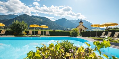 Wellnessurlaub - Pools: Außenpool nicht beheizt - Alpbach - Außenpool mit Bergpanorama - Hotel Seehof