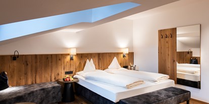 Wellnessurlaub - Langlaufloipe - Kössen - Kaiserblick Suite Schlafzimmer 1 - Hotel Seehof