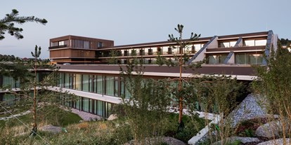 Wellnessurlaub - Hotel-Schwerpunkt: Wellness & Natur - Bad Füssing Riedenburg - Loxone Campus Außenansicht  - Loxone Campus